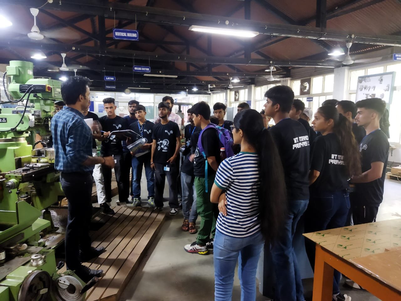 ‘Prayas1.0’ on AI & Robotics for 100 HP school students held by IIT Mandi