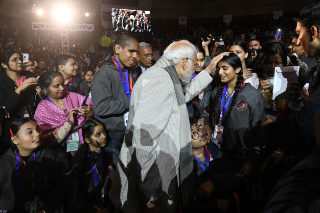 Pariksha Pe Charcha 2022: PM Narendra Modi Advises Students to Celebrate  Exams as Festivals | 📰 LatestLY
