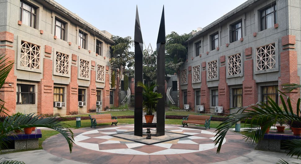 IIM Lucknow introduces a full-time MBA program in Entrepreneurship and Innovation