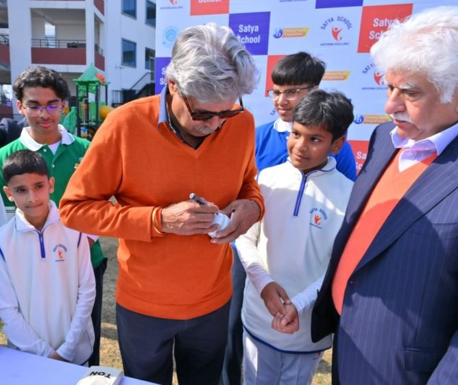 Satya School, Gurugram, hosts Sports Day with Kapil Dev