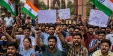 Jharkhand youth stir: Agitators not satisfied with Govt assurances, plan gherao of C