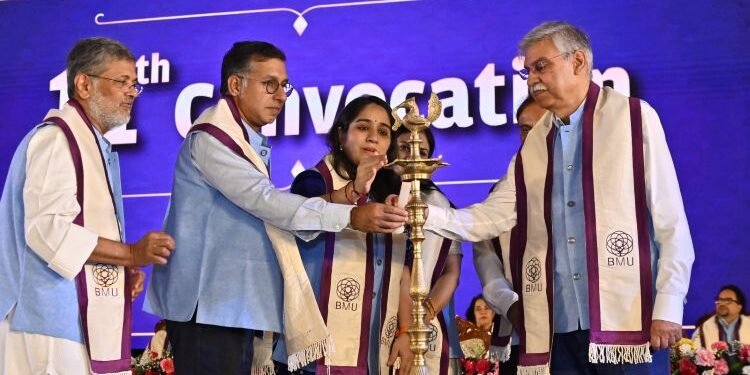 BML Munjal University’s 11th Convocation Ceremony witnesses 723 Students Graduate